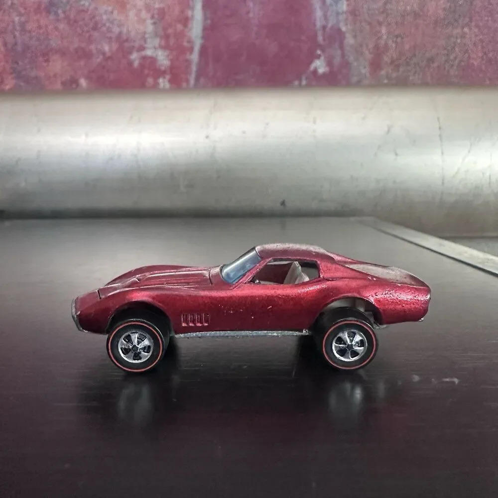 Hot Wheels Redline CUSTOM CORVETTE Red US White Interior Very Nice !!